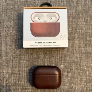 Nomad Modern Horween Brown Leather AirPods Pro 2nd Generation Case